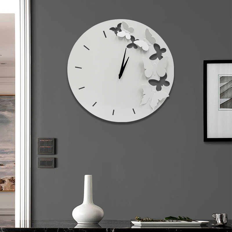 1744598329.jpg clock 5.jpg