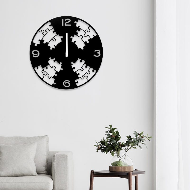 1744598496.jpg clock 5.jpg