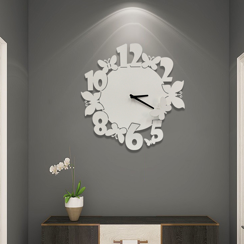 1744611183.jpg clock 2.jpg